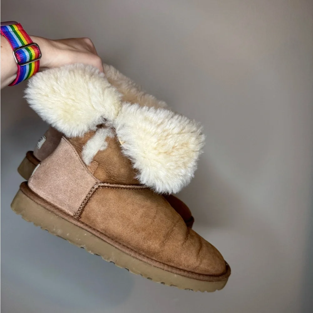 UGG Australia Bailey Button Shearling Boots‎ Chestnut Women’s Size 10
